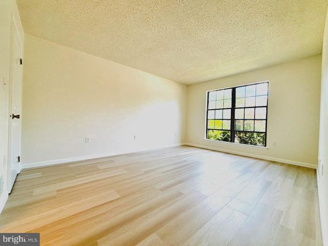 27 JOYNER CT, Lawrenceville, NJ 08648
