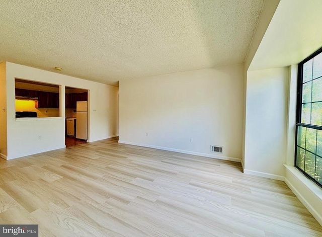 27 JOYNER CT, Lawrenceville, NJ 08648