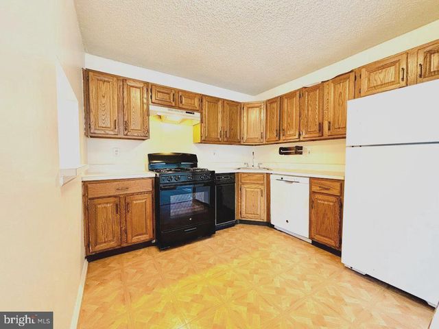 27 JOYNER CT, Lawrenceville, NJ 08648