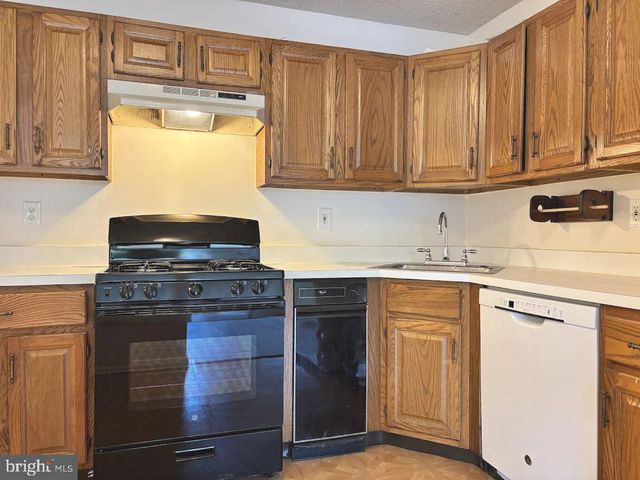 27 JOYNER CT, Lawrenceville, NJ 08648