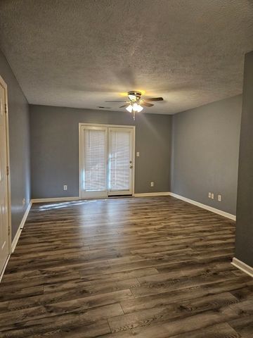1257 Parkway Pl Apt G, Clarksville, TN 37042