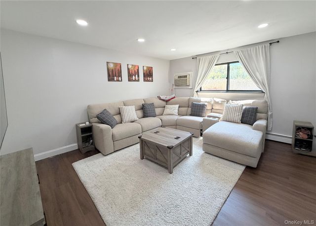 25 Pierces Road 28, Newburgh, NY 12550