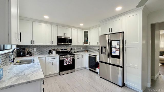 25 Pierces Road 28, Newburgh, NY 12550