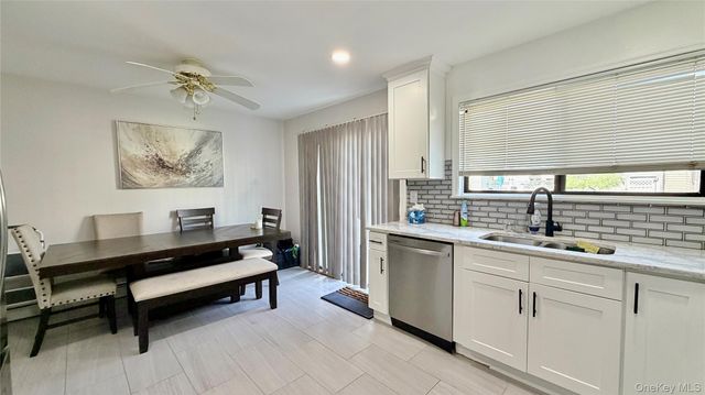 25 Pierces Road 28, Newburgh, NY 12550