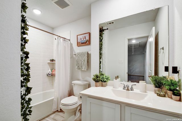 8863 Grey Elm, Elmendorf, TX 78112