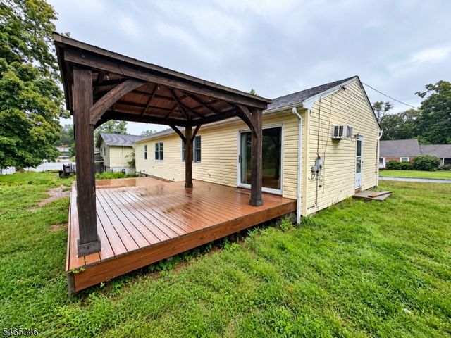21 Woodland Ave, Butler Boro, NJ 07405