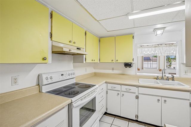 647 FORT DUQUESNA DRIVE, Sun City Center, FL 33573