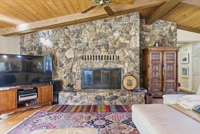 1407 Upper River Road, Gold Hill, OR 97525