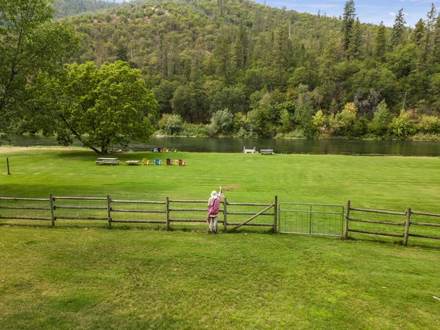 1407 Upper River Road, Gold Hill, OR 97525