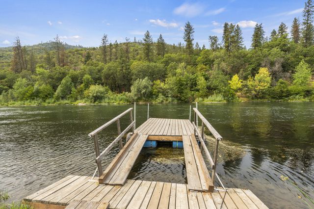 1407 Upper River Road, Gold Hill, OR 97525