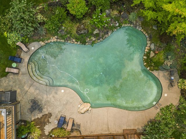 1407 Upper River Road, Gold Hill, OR 97525