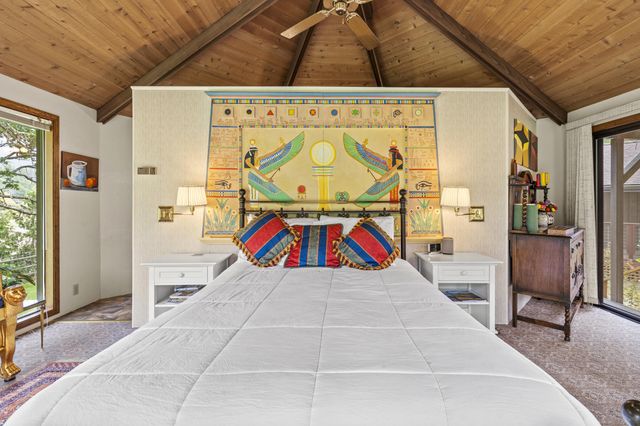 1407 Upper River Road, Gold Hill, OR 97525