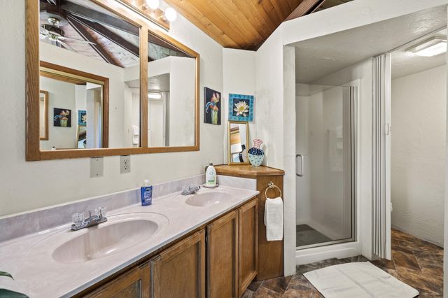 1407 Upper River Road, Gold Hill, OR 97525