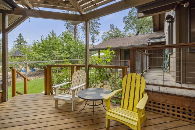 1407 Upper River Road, Gold Hill, OR 97525