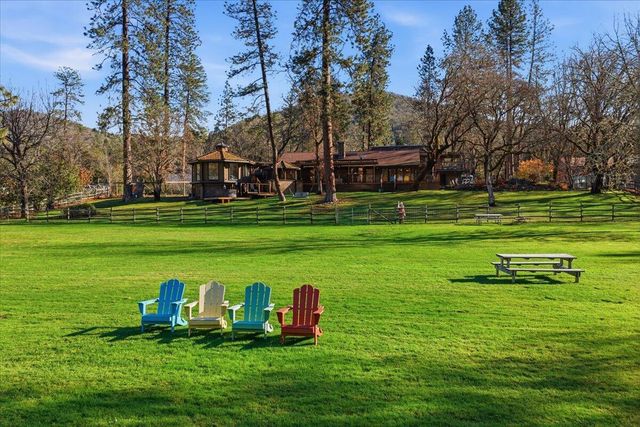 1407 Upper River Road, Gold Hill, OR 97525