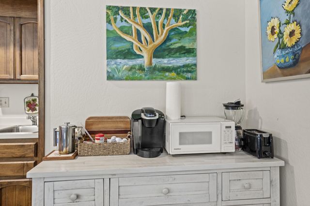 1407 Upper River Road, Gold Hill, OR 97525