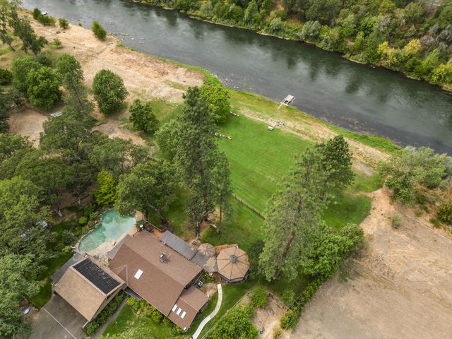 1407 Upper River Road, Gold Hill, OR 97525