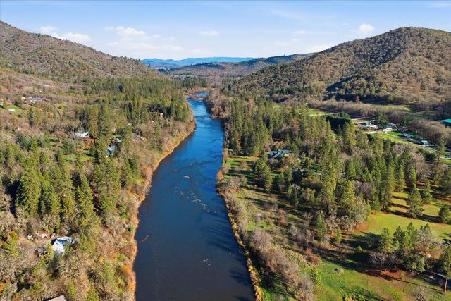 1407 Upper River Road, Gold Hill, OR 97525