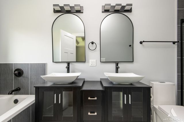 8650 Lockwood Avenue, Burbank, IL 60459