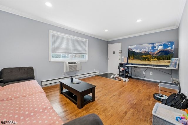 162 Belleville Ave 1A, Bloomfield Twp., NJ 07003