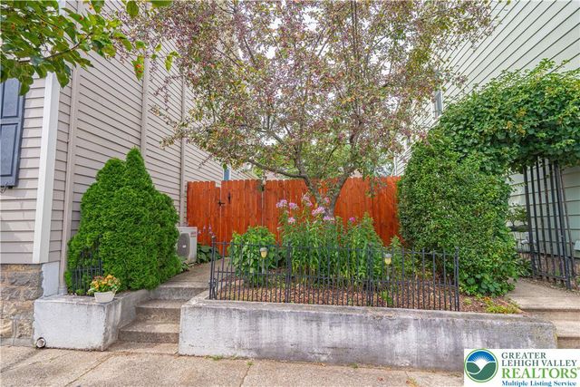 321 East Wall Street, Bethlehem City, PA 18018