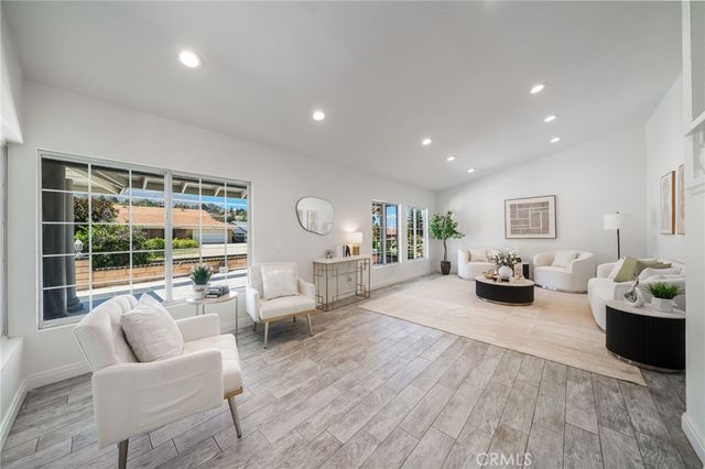 2515 Monterey Peninsula, Corona, CA 92882