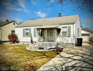 2084 New York Avenue, Lincoln Park, MI 48146