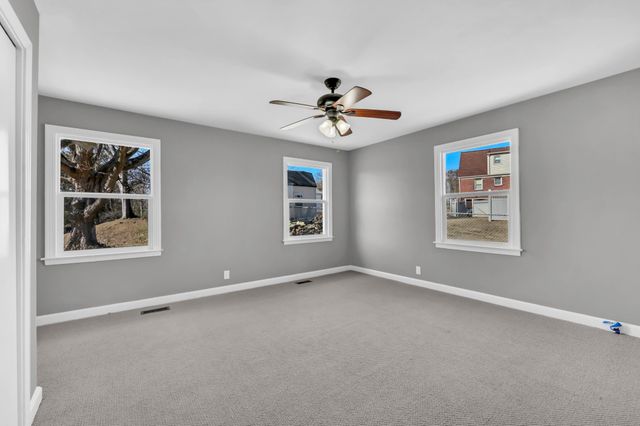 1104 Irving Ln, Clarksville, TN 37040