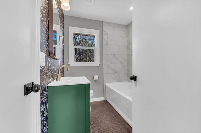 1104 Irving Ln, Clarksville, TN 37040