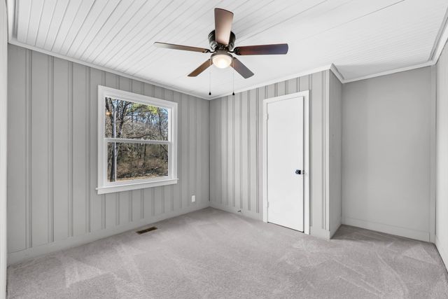 1104 Irving Ln, Clarksville, TN 37040