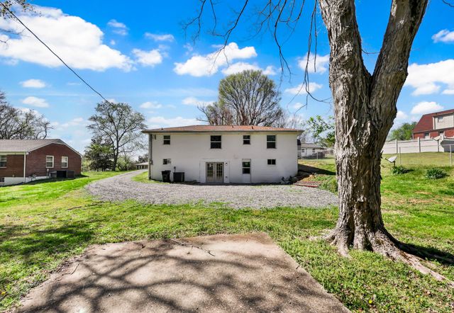 1104 Irving Ln, Clarksville, TN 37040