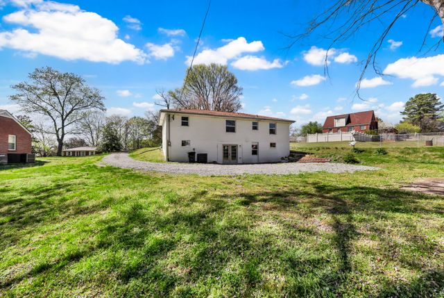 1104 Irving Ln, Clarksville, TN 37040