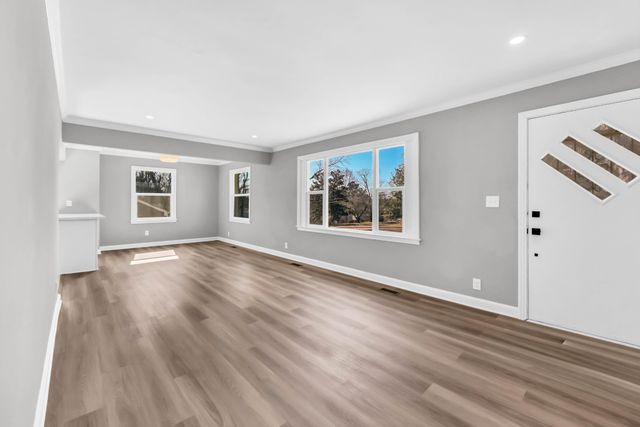 1104 Irving Ln, Clarksville, TN 37040