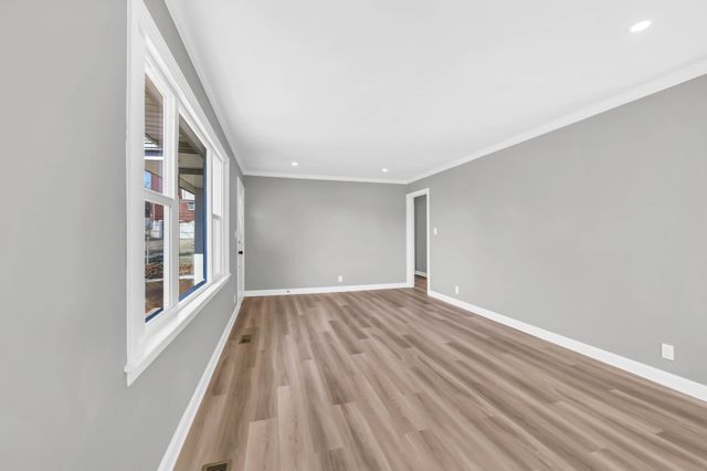 1104 Irving Ln, Clarksville, TN 37040