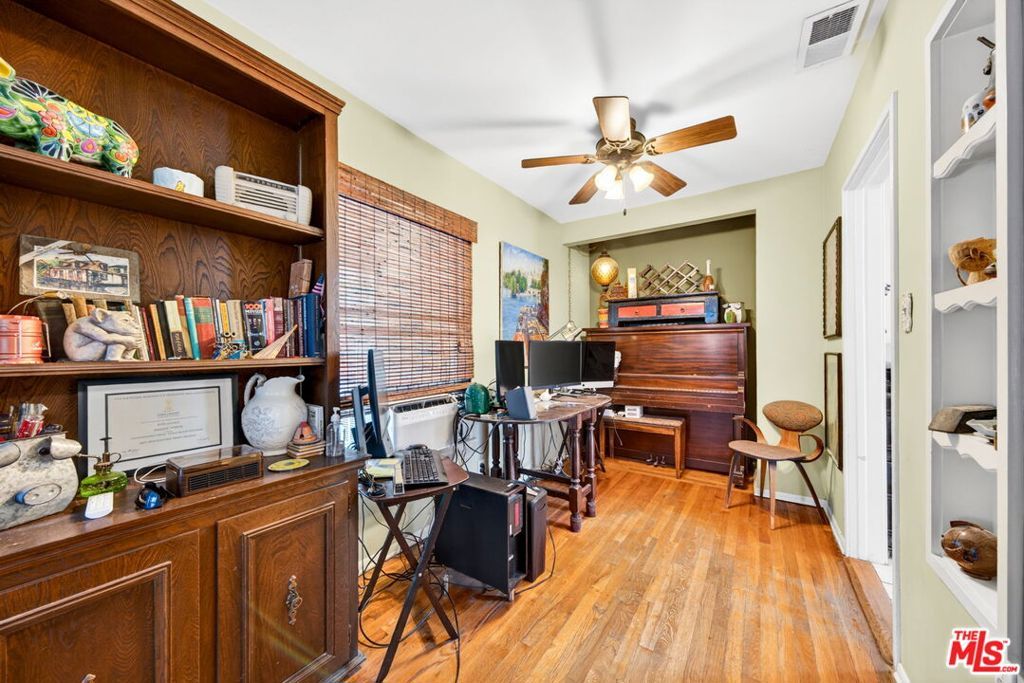 Image 20 of property listing at 10796 Galvin Street, Culver City, CA 90230