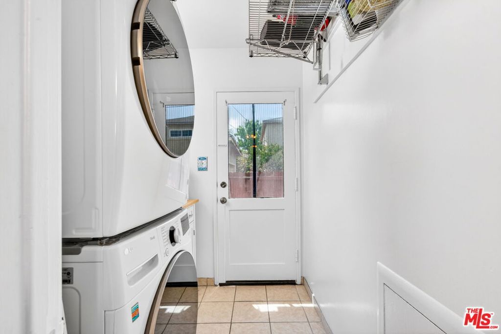 Image 24 of property listing at 10796 Galvin Street, Culver City, CA 90230