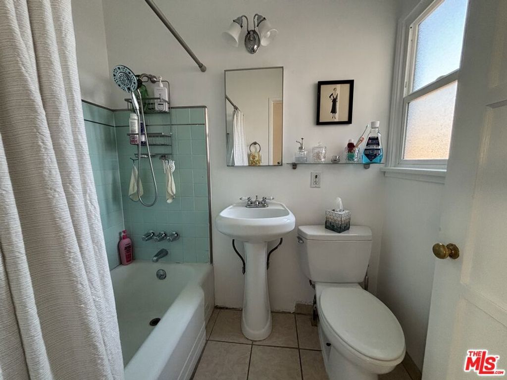 Image 41 of property listing at 10796 Galvin Street, Culver City, CA 90230