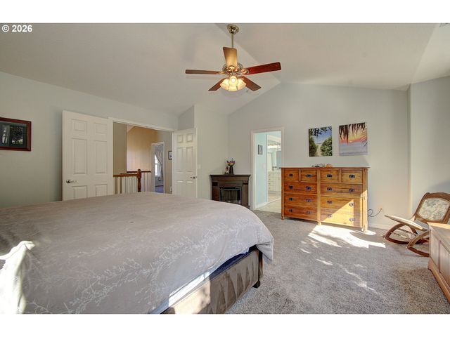 3883 Nw 9TH Loop, Camas, WA 98607