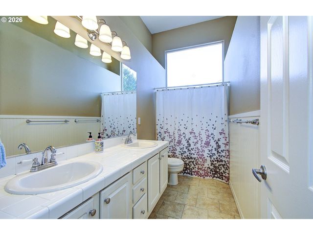 3883 Nw 9TH Loop, Camas, WA 98607