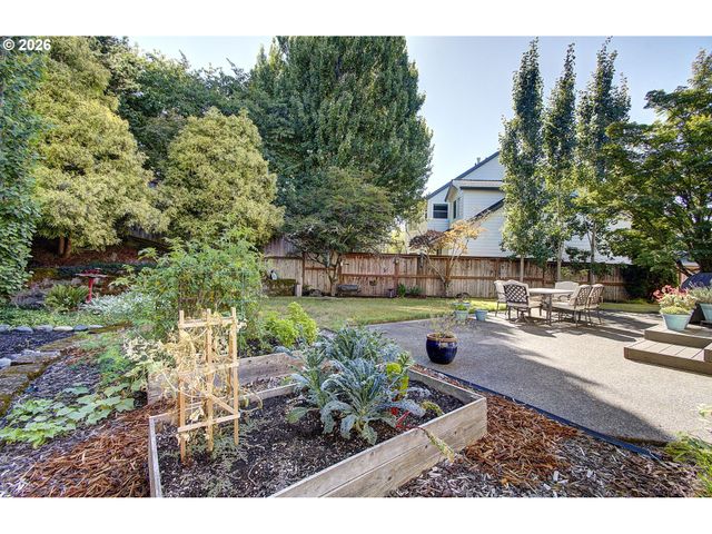 3883 Nw 9TH Loop, Camas, WA 98607