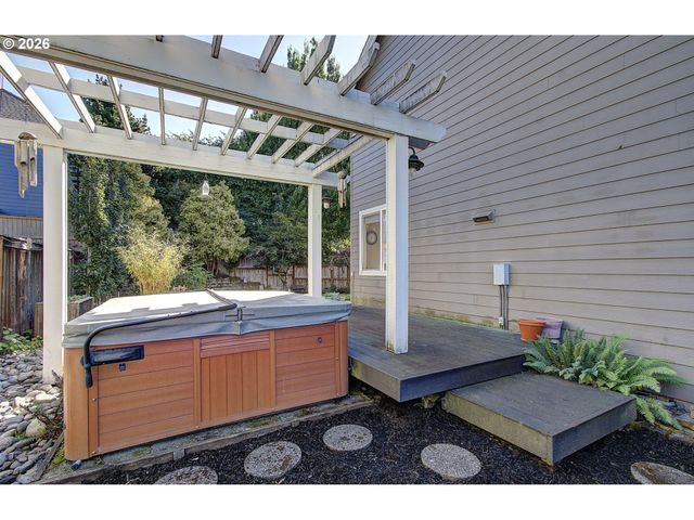3883 Nw 9TH Loop, Camas, WA 98607