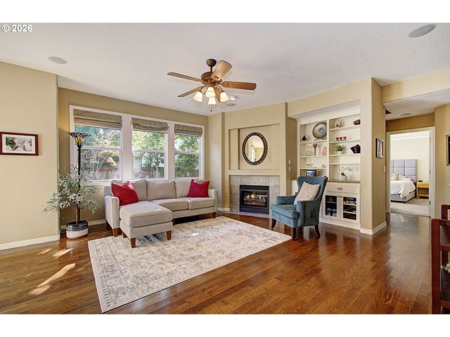 3883 Nw 9TH Loop, Camas, WA 98607