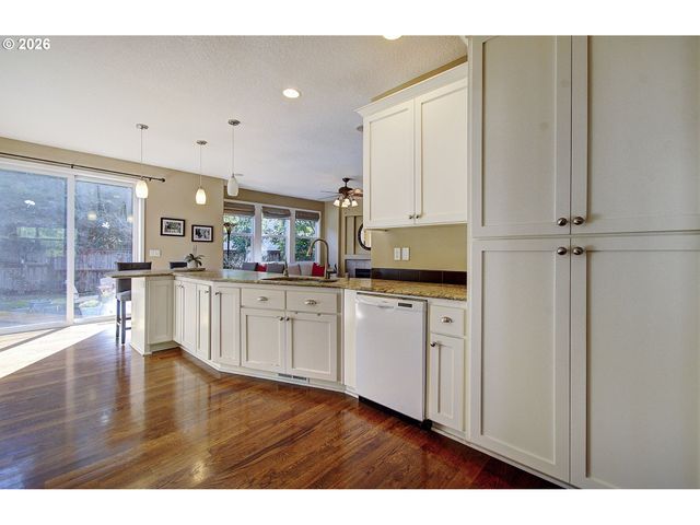 3883 Nw 9TH Loop, Camas, WA 98607