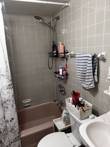 34 Kinross 1, Boston, MA 02135