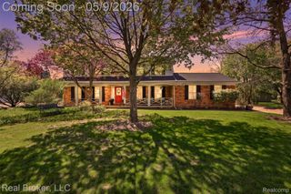 5037 Bantry Drive, West Bloomfield Charter Township, MI 48322