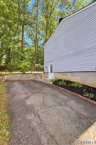 10600 White Rabbit Rd, Midlothian, VA 23235