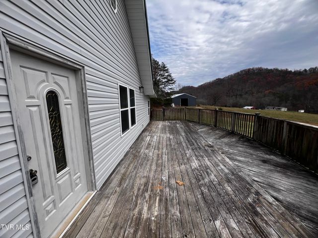 1393 Caney Valley Loop, Surgoinsville, TN 37873