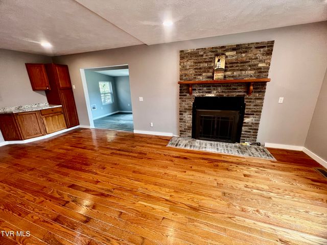 1393 Caney Valley Loop, Surgoinsville, TN 37873