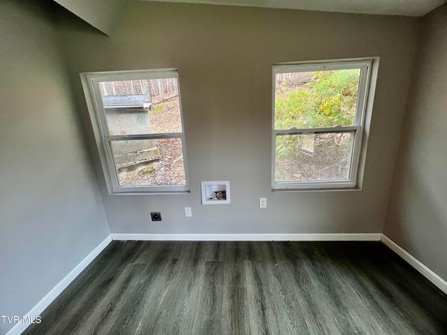 1393 Caney Valley Loop, Surgoinsville, TN 37873