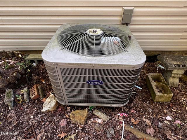 1393 Caney Valley Loop, Surgoinsville, TN 37873